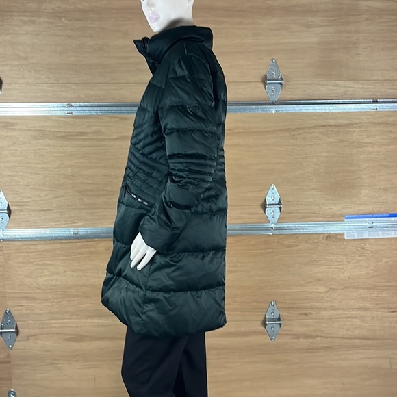 Pre-Owned 1 Madison Green Puffer Coat, Down and Waterfowl feather insulation. - Picture 7 of 16